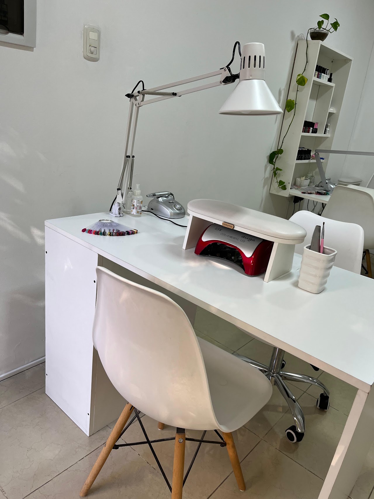 Puesto de manicura en DC Estética